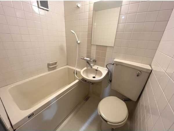 バス・シャワールーム　別室の画像です、ご参考までに