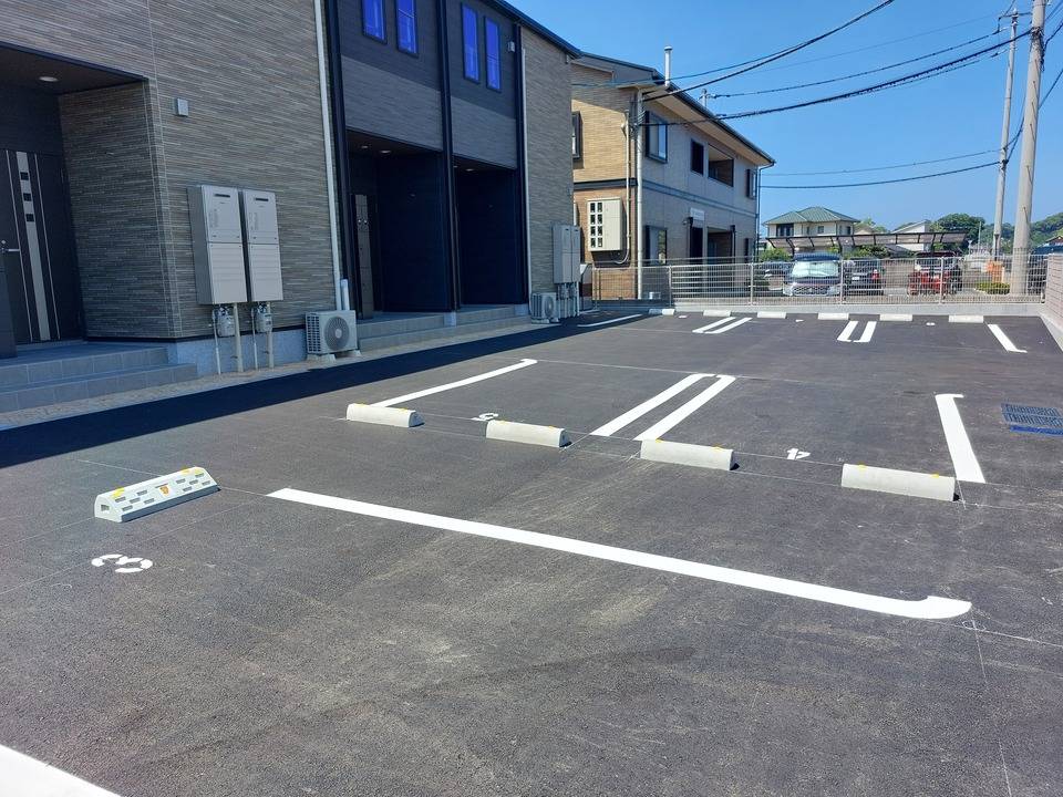 駐車場　駐車場