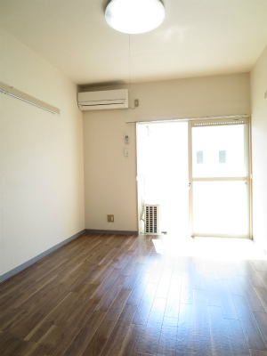 居室・リビング　※別部屋参考写真