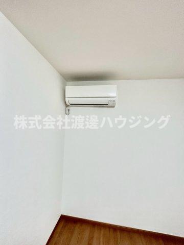 その他　エアコン4台あり。