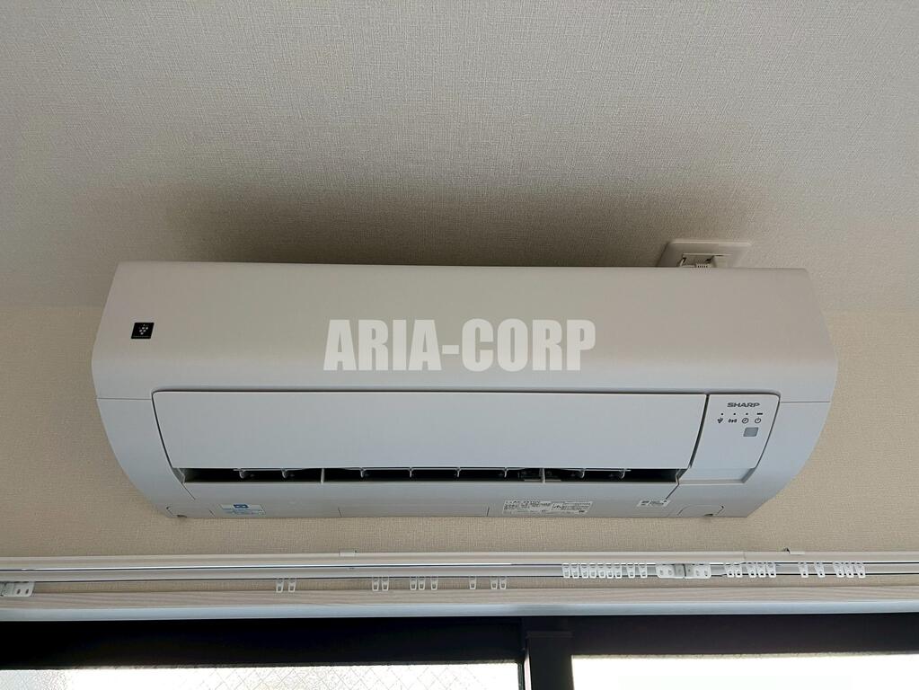 その他設備　最新の省エネエアコン1基搭載♪