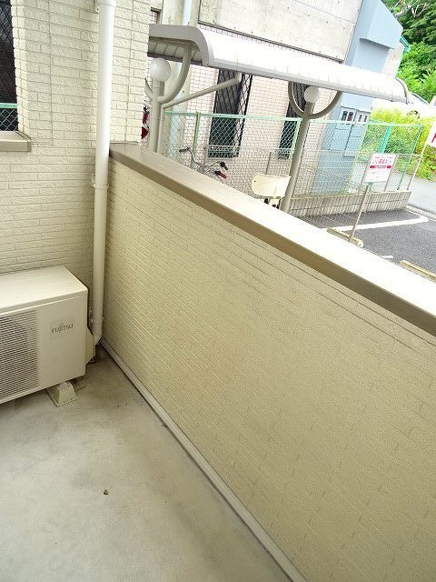 バルコニー　南向きで日当り良好です。