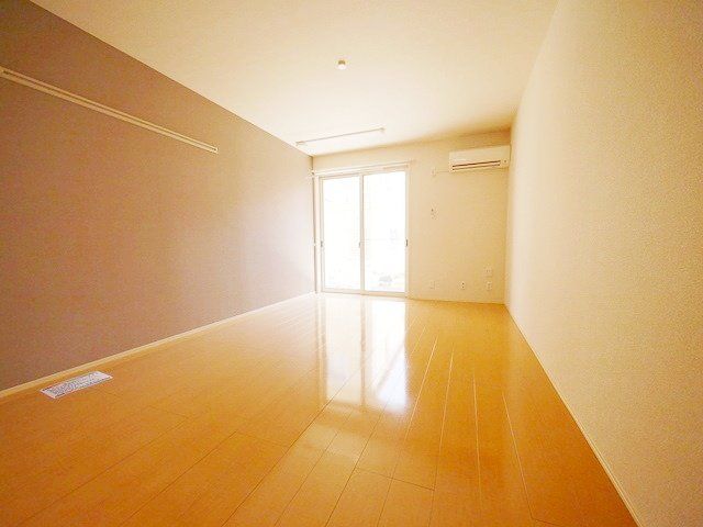 居室・リビング　★9.5帖の明るい洋室です★