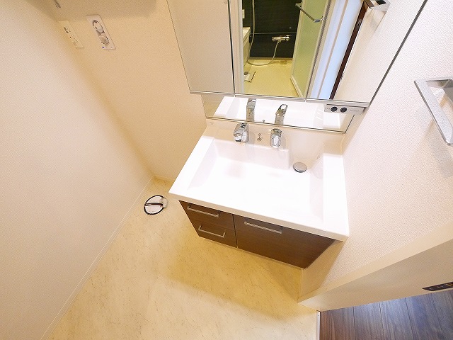 洗面設備　広い洗面スペース