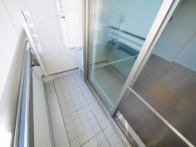 バルコニー　お洗濯にも便利なバルコニー付き