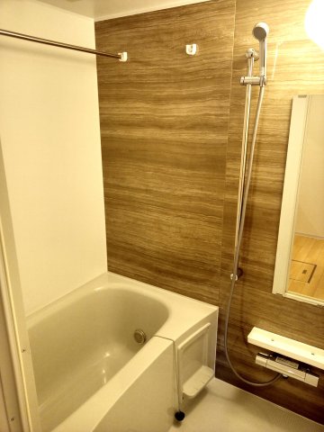 バス・シャワールーム　追い焚き機能付き