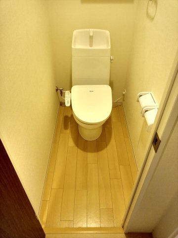 トイレ　温水洗浄暖房便座