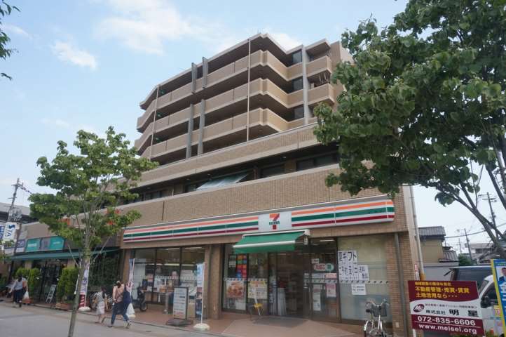 コンビニ　セブンイレブン（コンビニ）まで255m