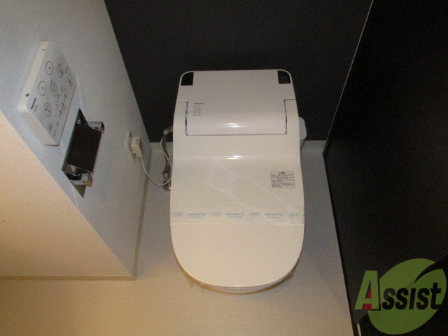 トイレ　ウォシュレットつきのきれいなトイレです