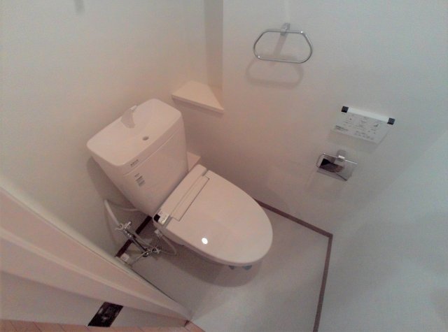 トイレ　温水洗浄便座【ソフィア音羽】