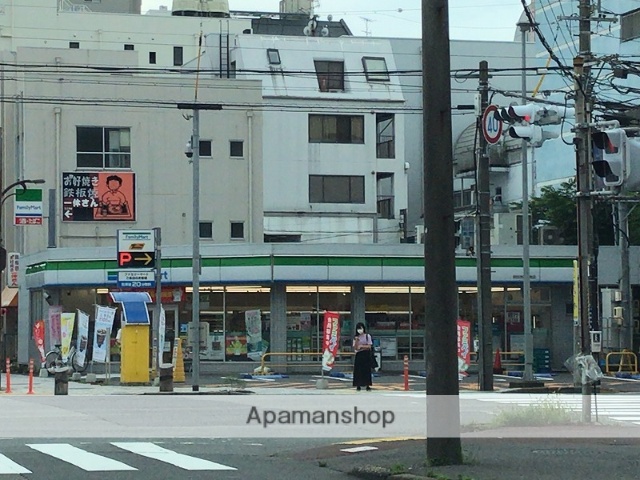 コンビニ　ファミリーマート（コンビニ）まで380m