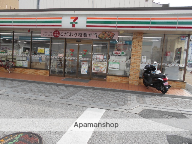 コンビニ　セブンイレブン（コンビニ）まで372m