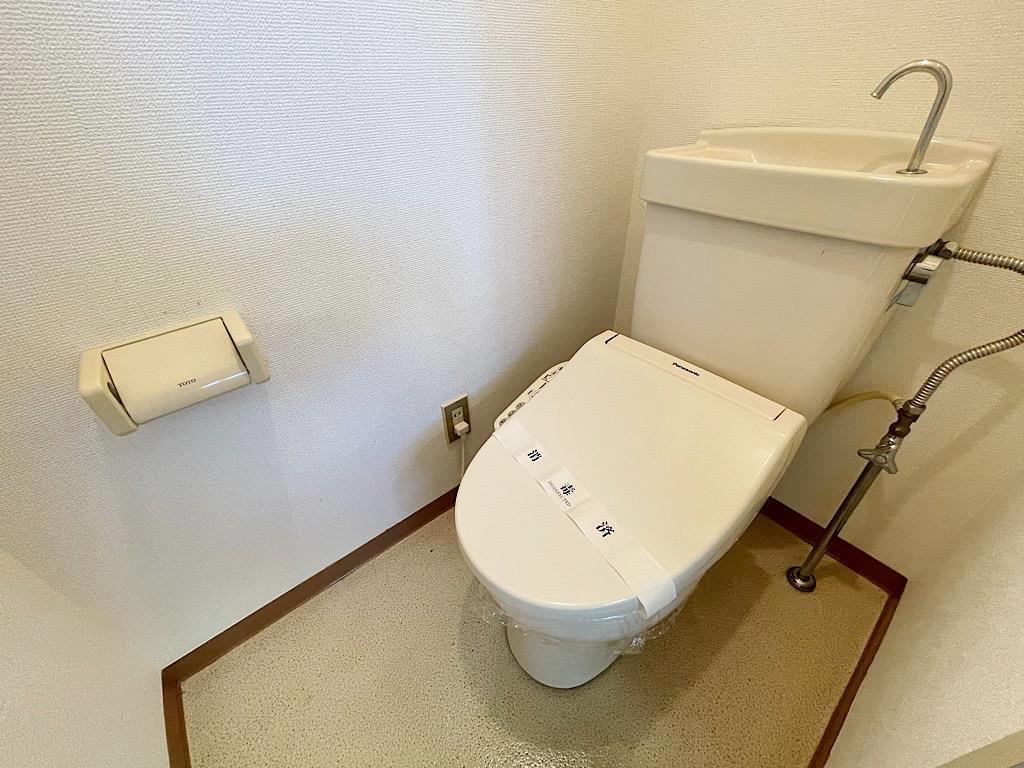 ホワイトドール台原のトイレ写真