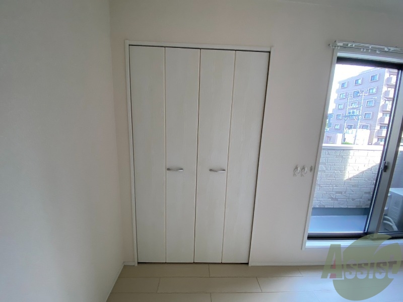 収納　洋室のクローゼット。広さは十分そうです。