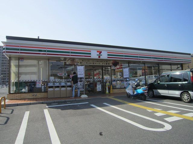 コンビニ　セブンイレブン　野洲市役所前店（コンビニ）まで716m