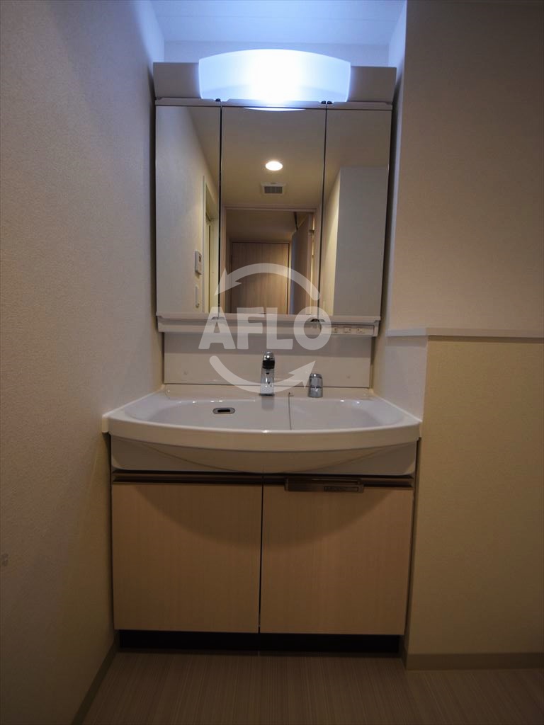 洗面設備　プレサンス京町堀ノース　独立洗面化粧台