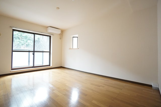 居室・リビング　※同物件、同タイプ、間取り反転のお部屋です