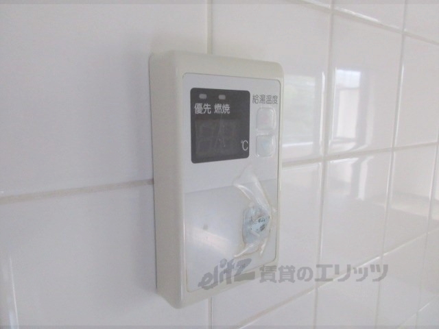 その他設備　給湯器リモコン