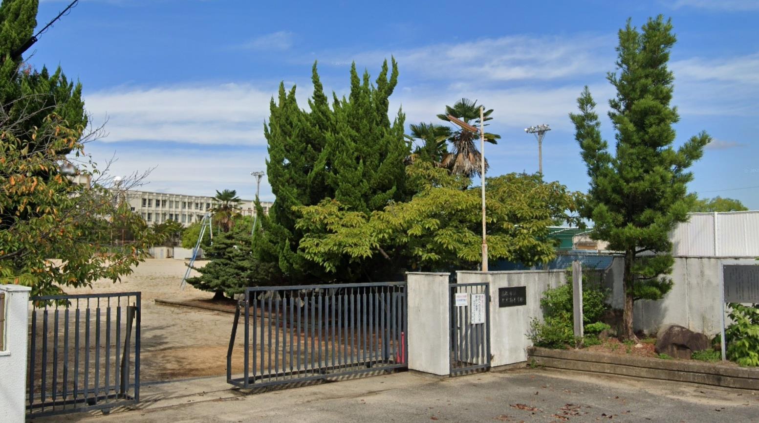 小学校　木太南小学校（小学校）まで374m