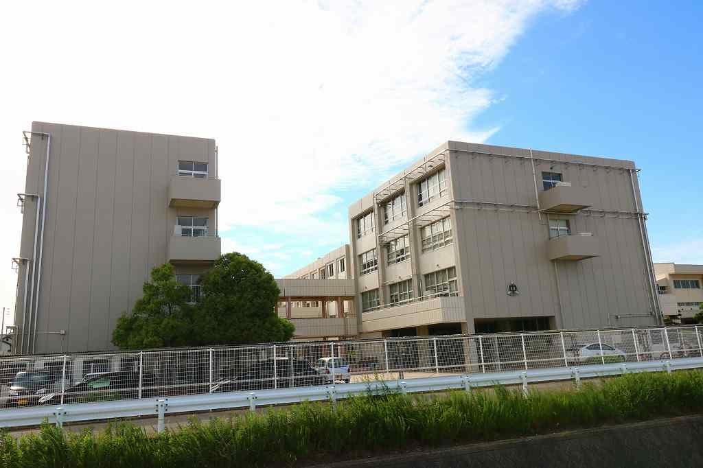 中学校　木太中学校（中学校）まで1261m