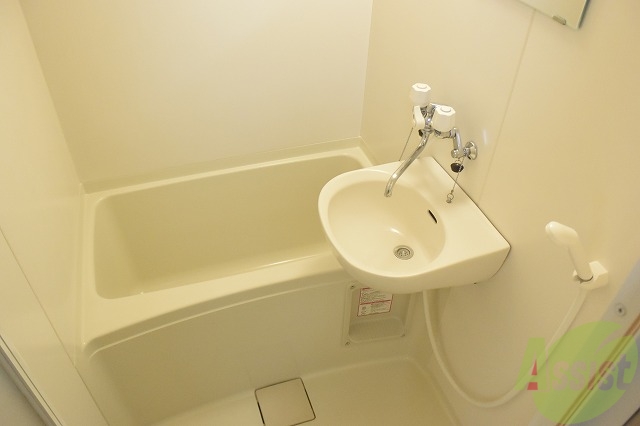 バス・シャワールーム　１日の疲れ癒せます。