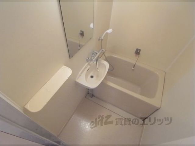 バス・シャワールーム　バス