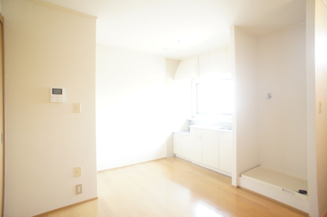 その他　経済的な都市ガス仕様のキッチンスペースです♪