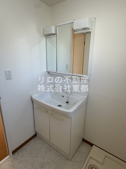 洗面設備　嬉しい洗面台は独立タイプ！