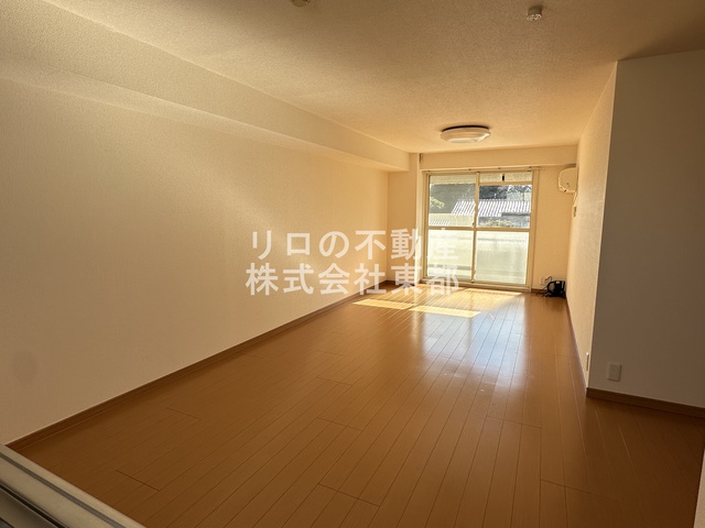 居室・リビング　リビングでゆったりくつろげる憩いの空間♪