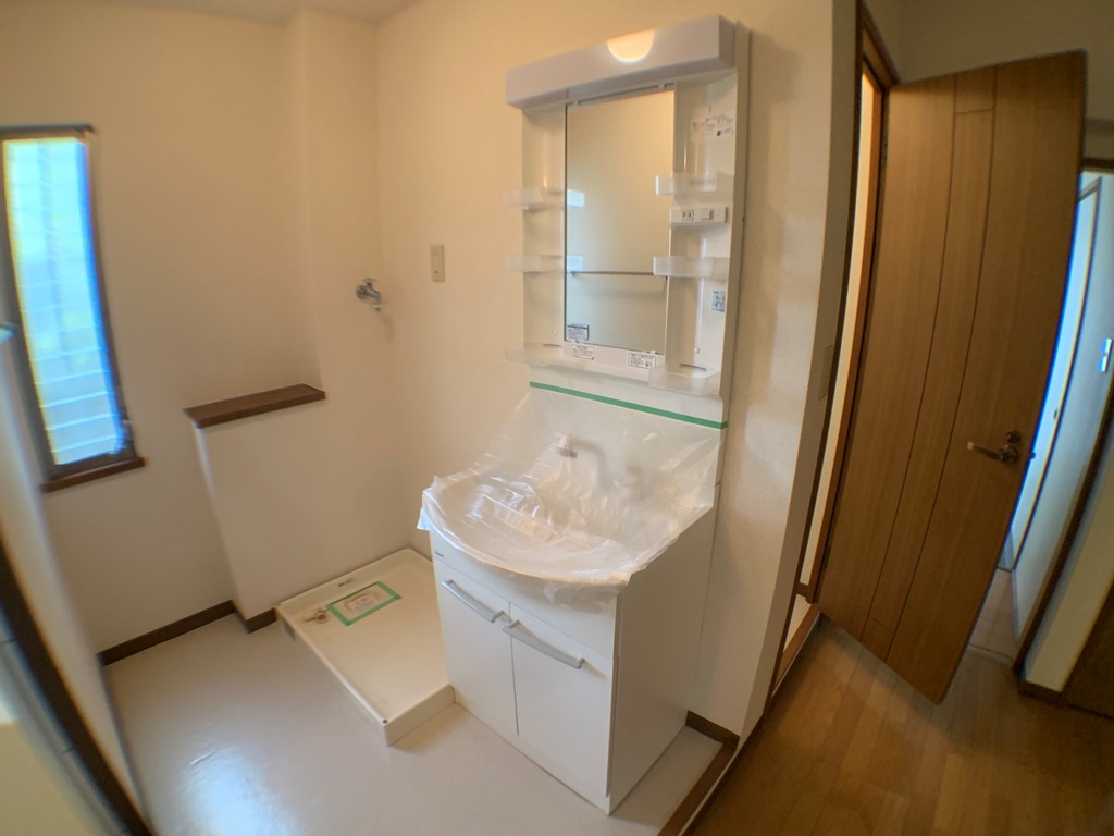 洗面設備　室内洗濯機置場がついてます！