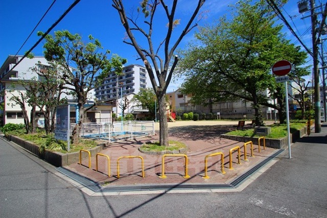 公園　（公園）まで10m
