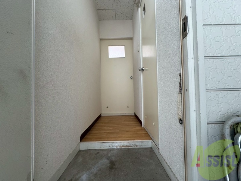 玄関　玄関の様子です。明るい印象ですね。気分もあがりそう。