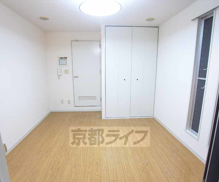 居室・リビング　広いお部屋が使いやすいですよ。