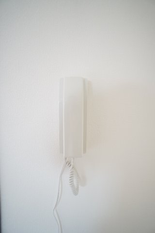 セキュリティ　来客には受話器型インターフォンで対応♪