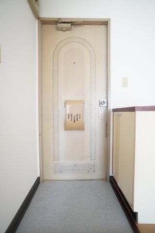 玄関　玄関にシュ ズBOXあり♪