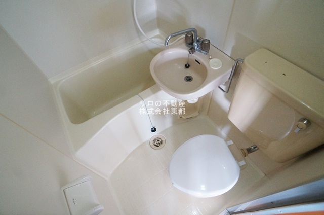 トイレ　お掃除も簡単な３点ユニットバス♪