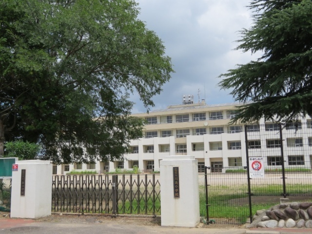 小学校　各務原市立川島小学校（小学校）まで960m