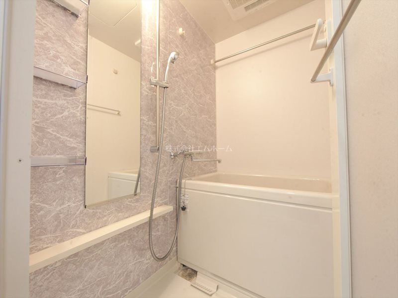 バス・シャワールーム　浴室暖房乾燥機能付バス