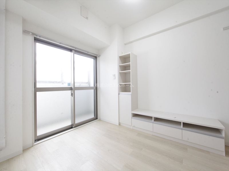 その他部屋・スペース　洋室6.9帖　エアコン付　バルコニーに面しています