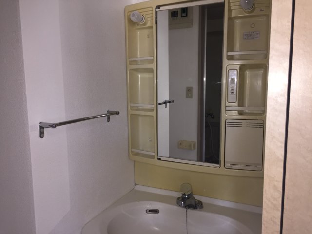 洗面設備　使いやすい洗面所です