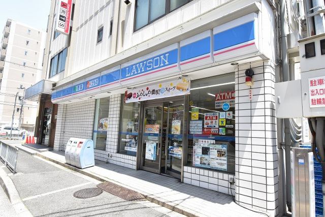 コンビニ　ローソン吹田垂水3丁目店（コンビニ）まで223m