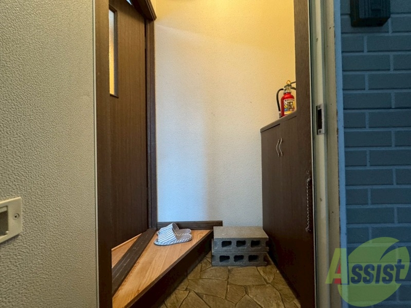 玄関　玄関の様子です。明るい印象ですね。気分もあがりそう。