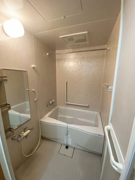バス・シャワールーム　浴室暖房乾燥機付き！洗濯物も干せます！