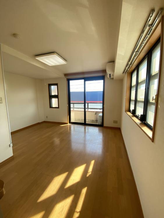 居室・リビング　洋室10.5帖の広ーいお部屋！(同一タイプ・イメージ写真)