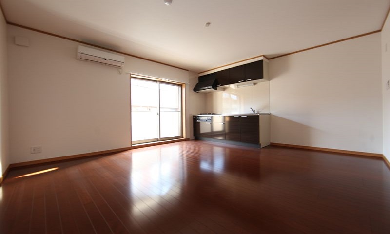 その他設備　リビングにエアコン有ります