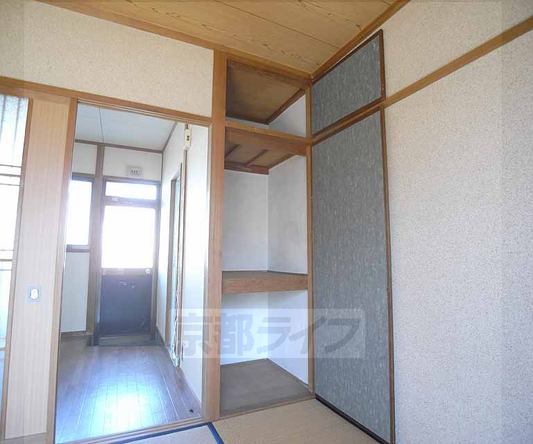 収納　天井まで収納