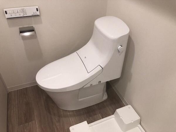 トイレ　★温水洗浄便座★
