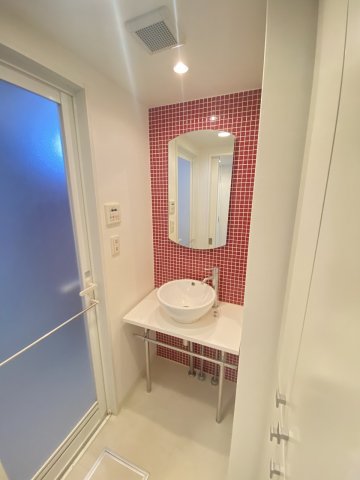 洗面設備　コンパクトで使いやすい洗面所