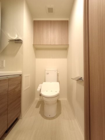 トイレ　落ち着いた色調のトイレです♪