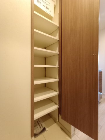玄関　収納もある玄関です♪